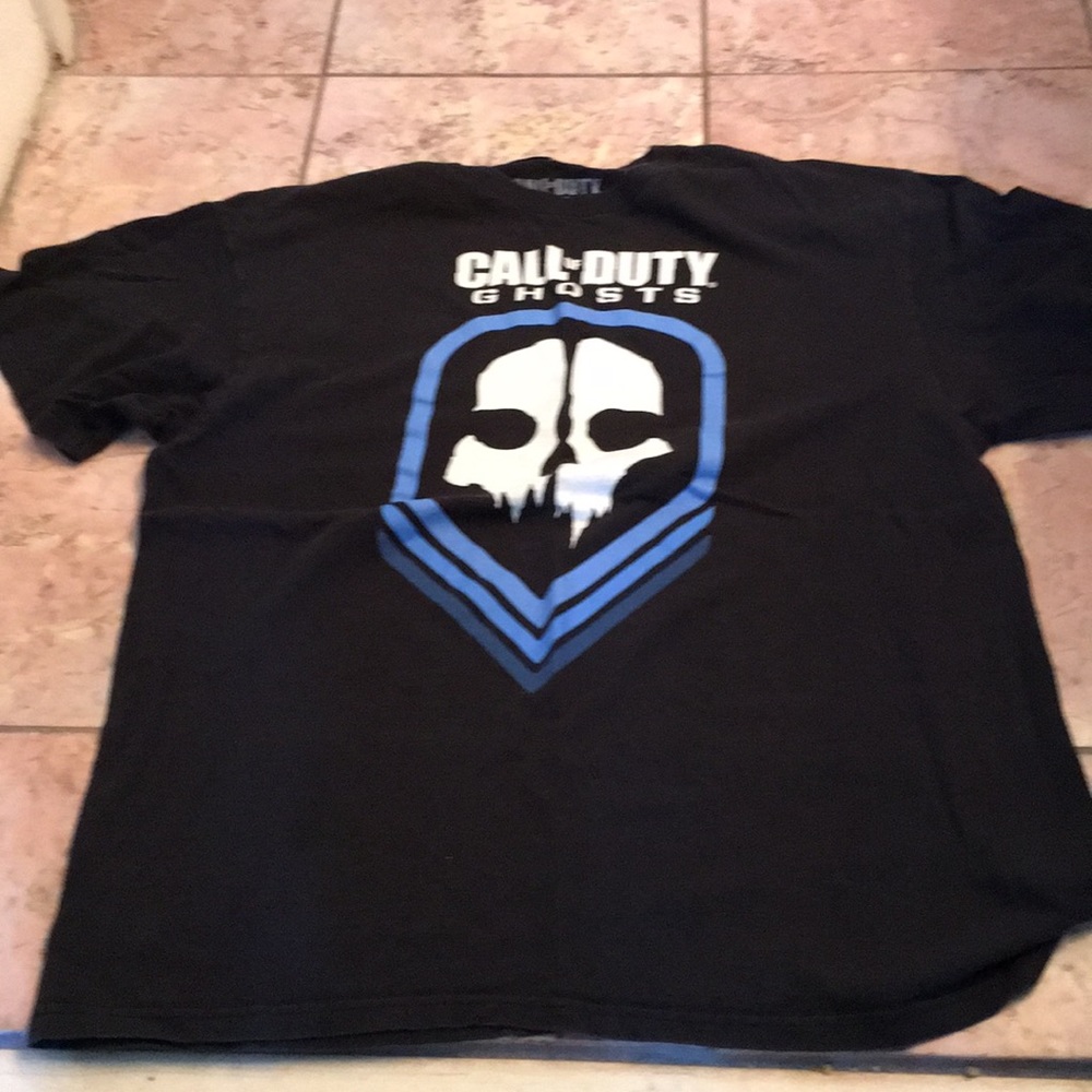 CALL OF DUTY T SHIRT PREOWNED